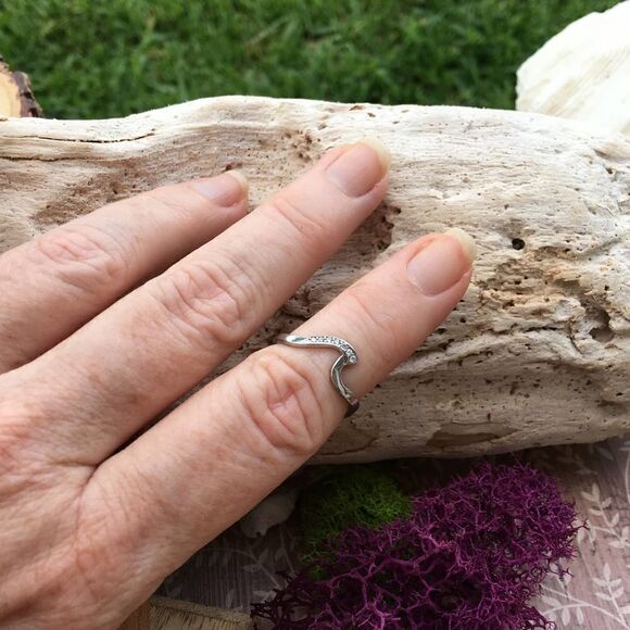 Sterling Silver Wave Cz Ring 7,8 - Picture 2 of 6